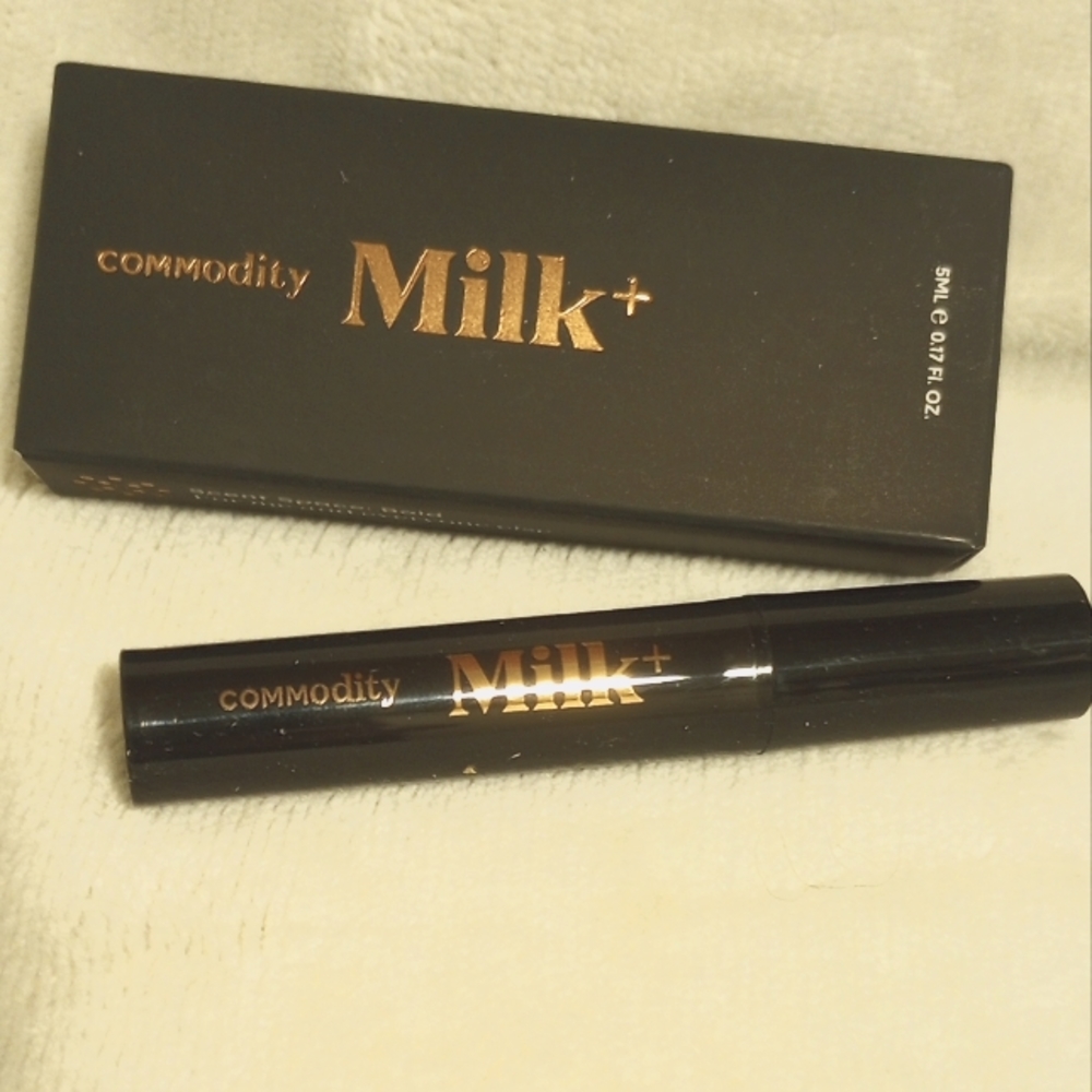 Commodity Milk Bold